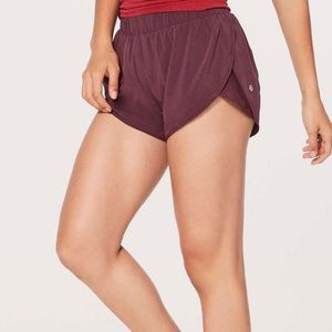 NWT Lululemon Back In Action Short (2.5")